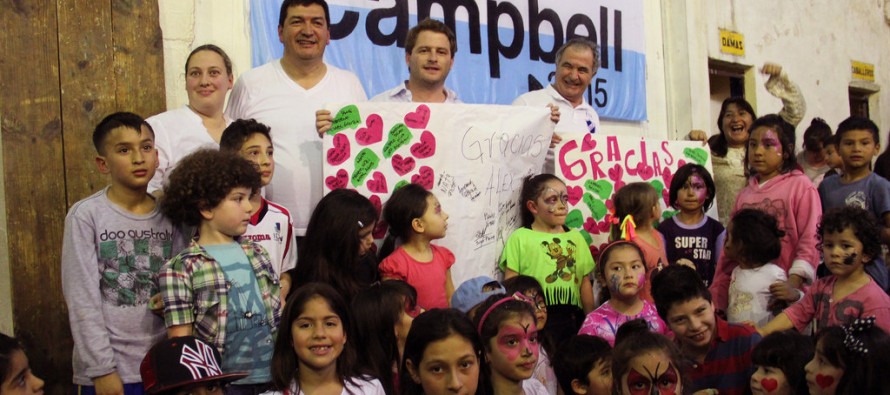 Campbell festejó el Día del Niño en Barrio Fate