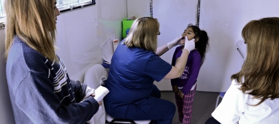 La Unidad Sanitaria Móvil del Municipio hace controles médicos en escuelas primarias