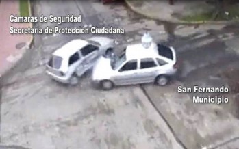 Espectacular choque de dos autos en Carlos Casares y Besares