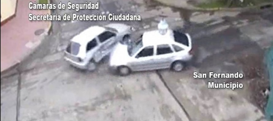 Espectacular choque de dos autos en Carlos Casares y Besares