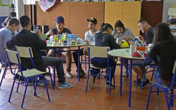 El ‘Programa Sumate’: del apoyo escolar e inserción laboral, al fútbol, pizzas y maquillaje