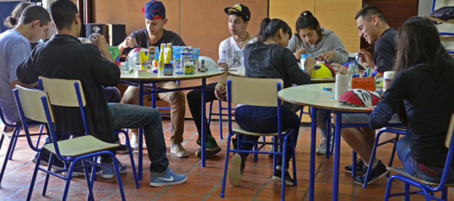 El ‘Programa Sumate’: del apoyo escolar e inserción laboral, al fútbol, pizzas y maquillaje