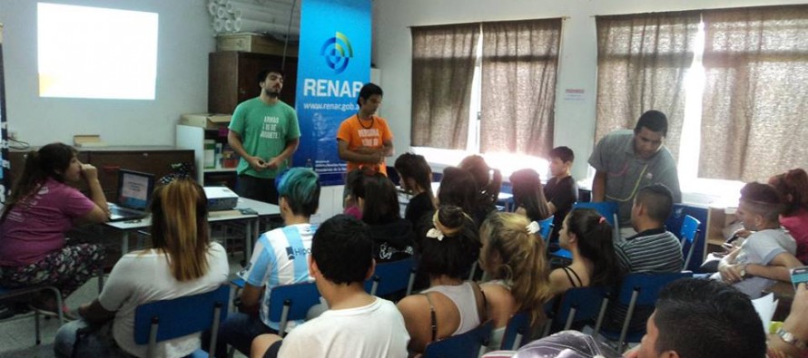 El RENAR recorre escuelas con los Promotores del Desarme