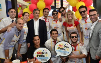 Santiago Aparicio y Juan Andreotti celebraron el McDía Feliz con Agapornis