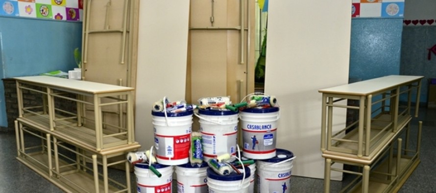 El Municipio asistió a la Escuela Primaria N° 22 con materiales y muebles