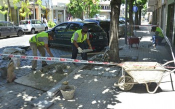 Trabajos de mejoramiento integral en el Centro Comercial de Victoria