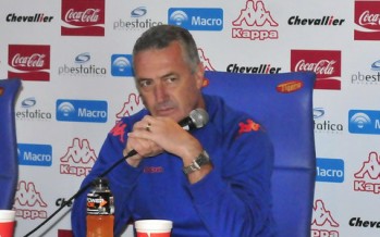 Gustavo Alfaro: “Destaco la concentración de los jugadores pese al clima”