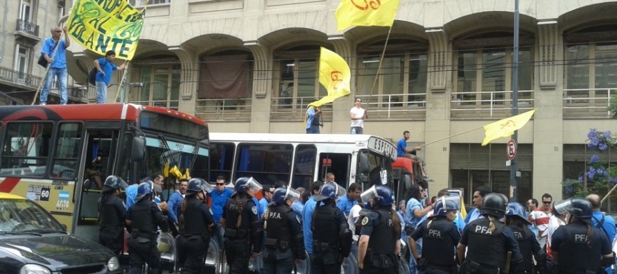Continúa el conflicto en la línea 60