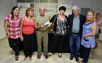 Andreotti entregó subsidios a centros de jubilados