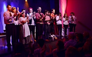 Egresados de la Escuela Municipal de Teatro presentaron la obra “Arlequín”