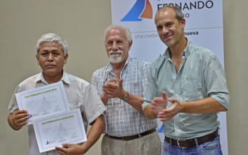 El Municipio entregó diplomas a los carpinteros y electricistas navales egresados