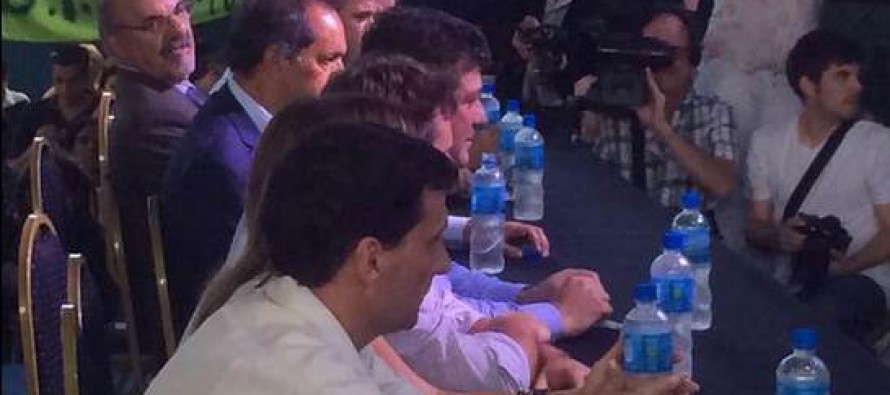 Scioli promulgó la Ley de Paritarias Municipales