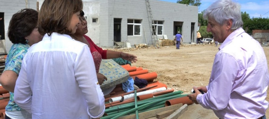Andreotti visitó las obras que se realizan en el Polideportivo N°5