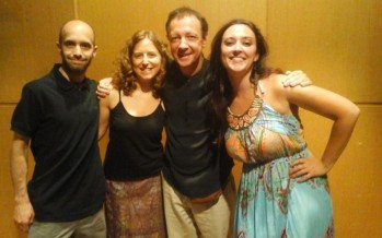 A sala llena María Bradley deslumbró en el Auditorio de la AMIA junto a Rubén Soifer