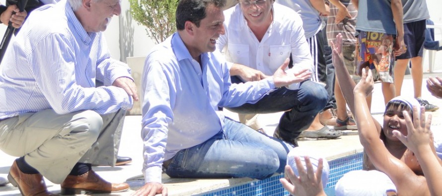 Andreotti inauguró el Polideportivo N°5 junto a Massa y a Giustozzi