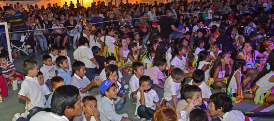 Se realizó el primer cierre de colonias en el nuevo Polideportivo N°5