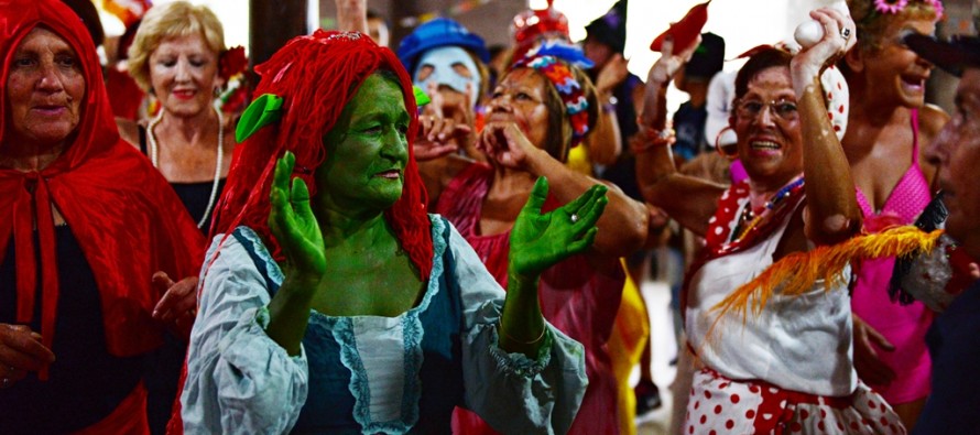 La Tercera Edad festejó el Carnaval en el ‘Poli’ N° 3