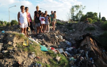 Barrio Presidente Perón: en lugar de viviendas, basura