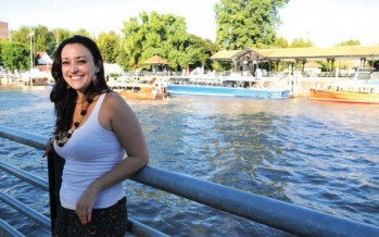María Bradley: «Le canto a lo que me emociona y forma parte de mis raíces»