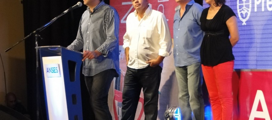 Diego Bossio entregó nuevas jubilaciones y certificados PRO.CRE.AR