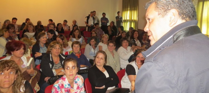 El Ministerio de Educación de la Nación entregó subsidios y útiles a escuelas