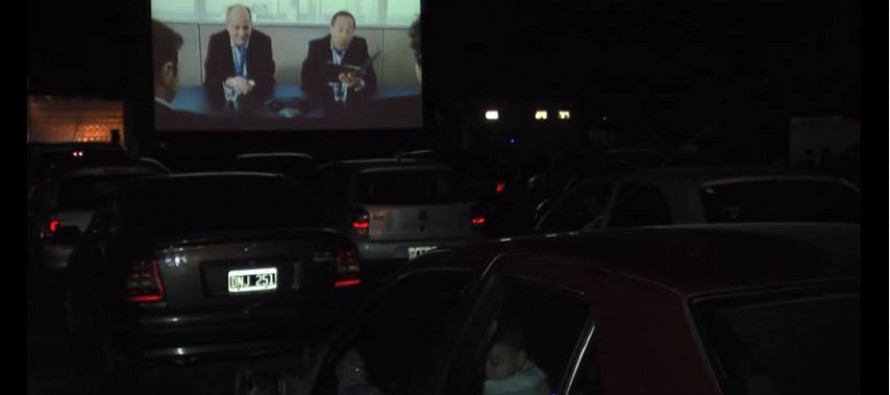 Se proyectó “El misterio de la felicidad” en el Parque Náutico