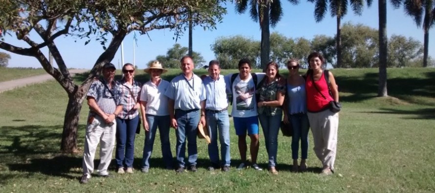 Docentes de la Universidad Nacional de Lujan visitaron la delegación de INTA Delta