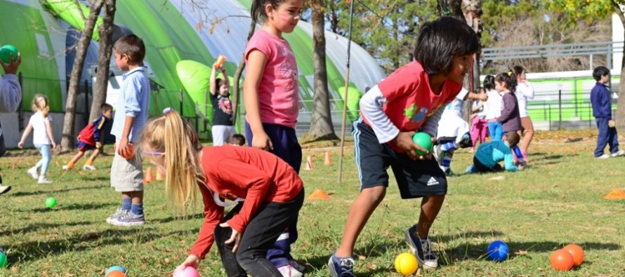 Encuentro recreativo de las Escuelas Deportivas en el Polideportivo N° 3