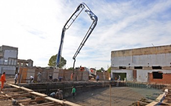 Avanza la construcción de la pileta semi-olímpica del Polideportivo N°6