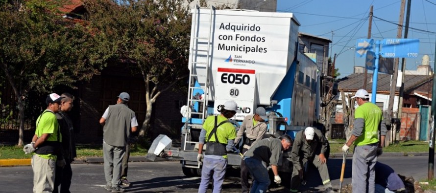 El municipio incorporó a su flota un camión hormigonero para reparar cordones