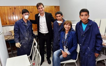 Alicia Aparicio recibió a Sebastián Galmarini en la “Casa de Día” para jóvenes contra las adicciones