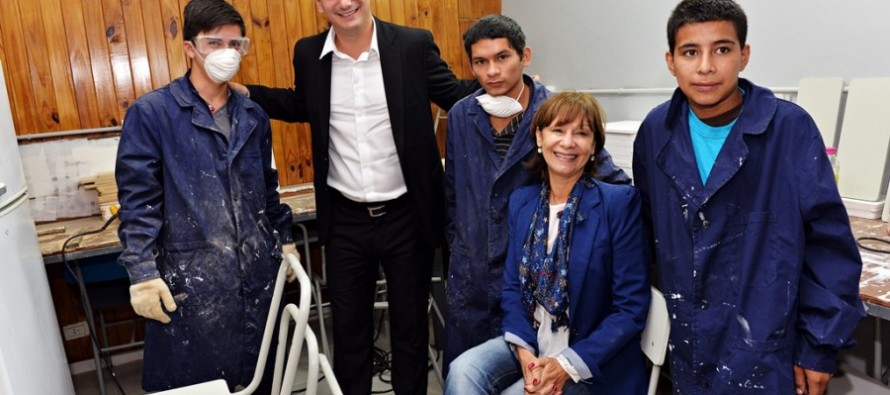 Alicia Aparicio recibió a Sebastián Galmarini en la “Casa de Día” para jóvenes contra las adicciones
