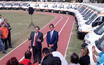 Scioli y Collia entregaron ambulancias a los hospitales provinciales de San Fernando y Tigre