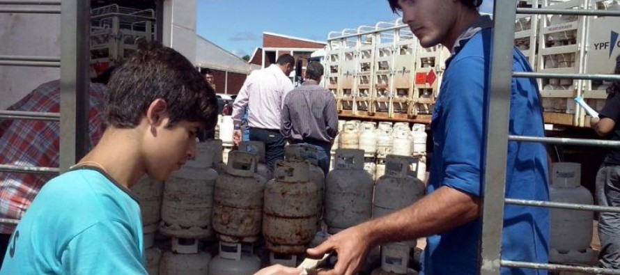 Comenzó a funcionar el programa para hogares de bajos recursos  y sin acceso a conexiones de gas de red