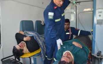 Dos heridos con cortes en la cabeza y fracturas graves en un choque entre una lancha y un barco