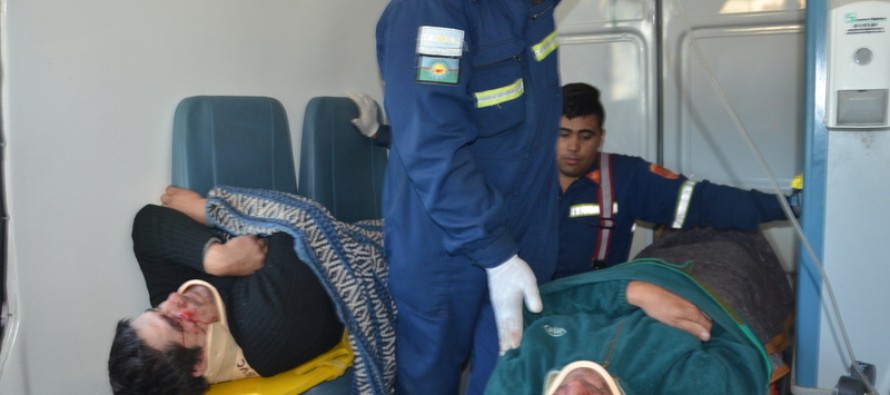 Dos heridos con cortes en la cabeza y fracturas graves en un choque entre una lancha y un barco