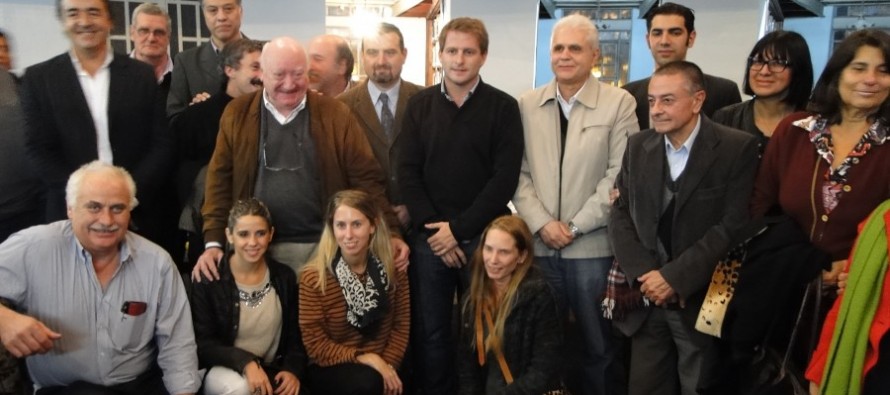 Acompañado por sus equipos técnicos, Alex Campbell presentó en la Biblioteca Madero las propuestas para San Fernando