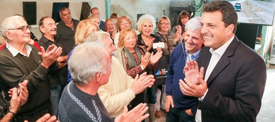 Massa y Andreotti visitaron el Centro de Jubilados “El Ombú”