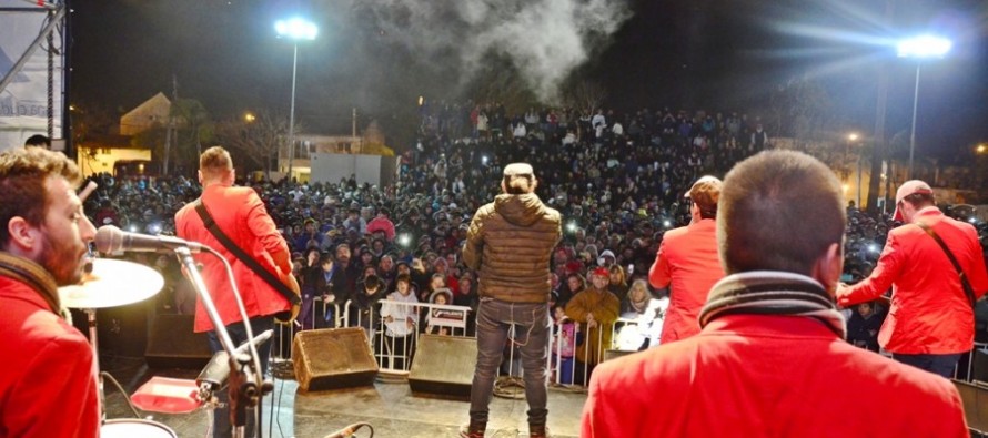 Jambao y Los Charros cerraron el Festival Tropical