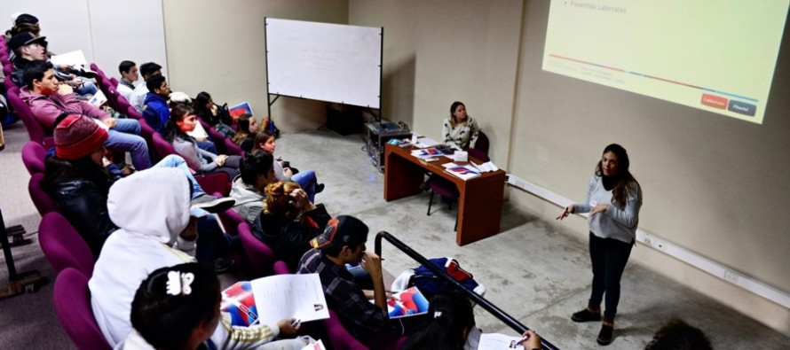 Cursos de búsqueda laboral para jóvenes del programa “Sumate”