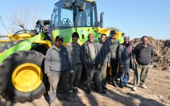 Se incorporó nueva pala cargadora a la flota de vehículos municipales
