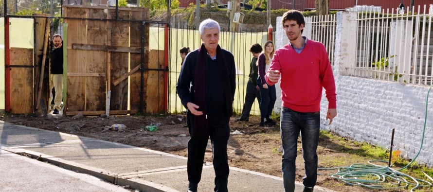 Luis Andreotti supervisó el avance de obras en la Plazoleta del barrio Crisol