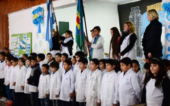 Alumnos de la Escuela N°1 realizaron la tradicional Promesa a la Bandera