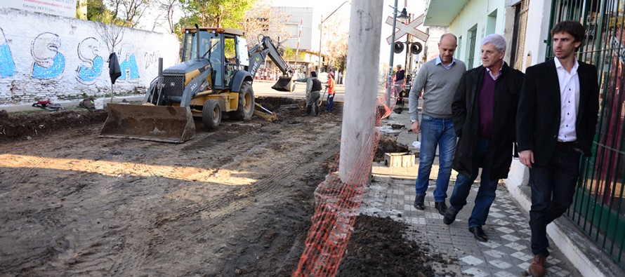 Repavimentación en las inmediaciones de la estación Carupá
