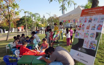 Aprenden sus derechos jugando en la plaza