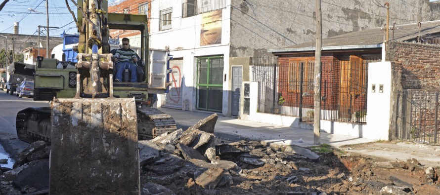 Trabajos de repavimentación en la calle Crisol