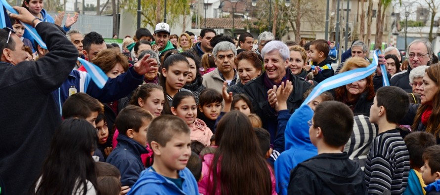 Se inauguró una nueva plaza en barrio Aviación