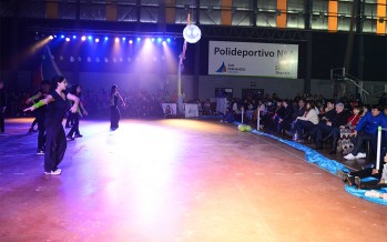 Muestra de gimnasia y danzas de adultos en el Poli N°1