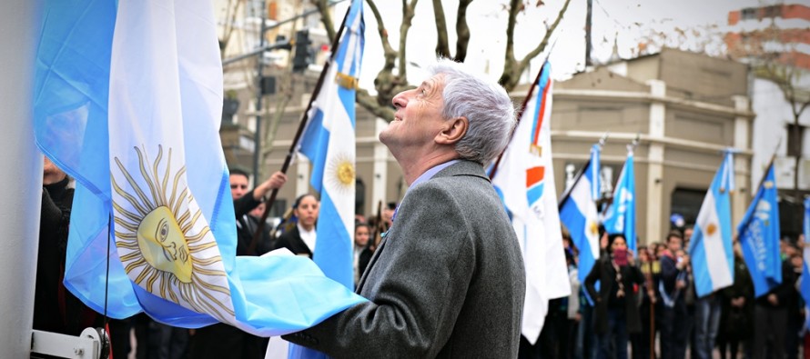 Un nuevo aniversario de la Independencia se celebró en la Plaza Mitre