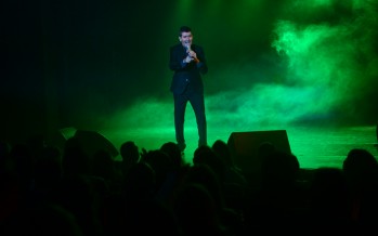 Miguel Ángel Cherutti brindó su unipersonal en el Teatro Martinelli